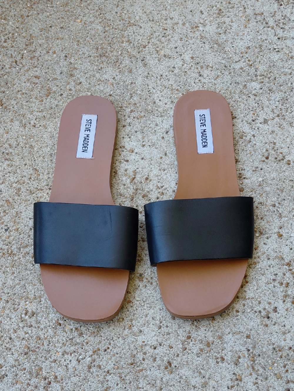 Steve Madden Black Slide Sandals with Tan Footbed
